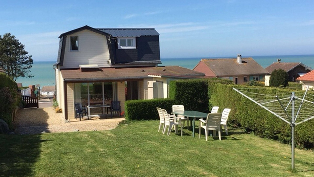 Quiberville House | House on fenced land, sea view, pets allowed.