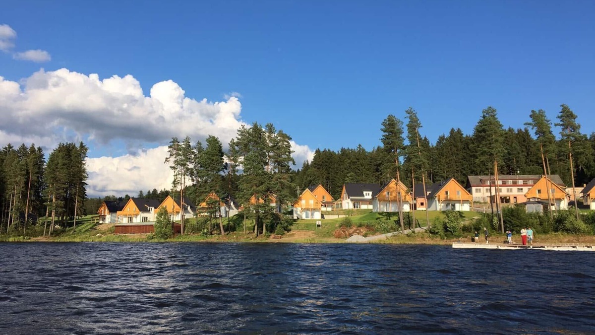 Lojzova Paseka House | HOUSE ON THE LAKE WITH DIRECT ACCESS TO THE LAKE