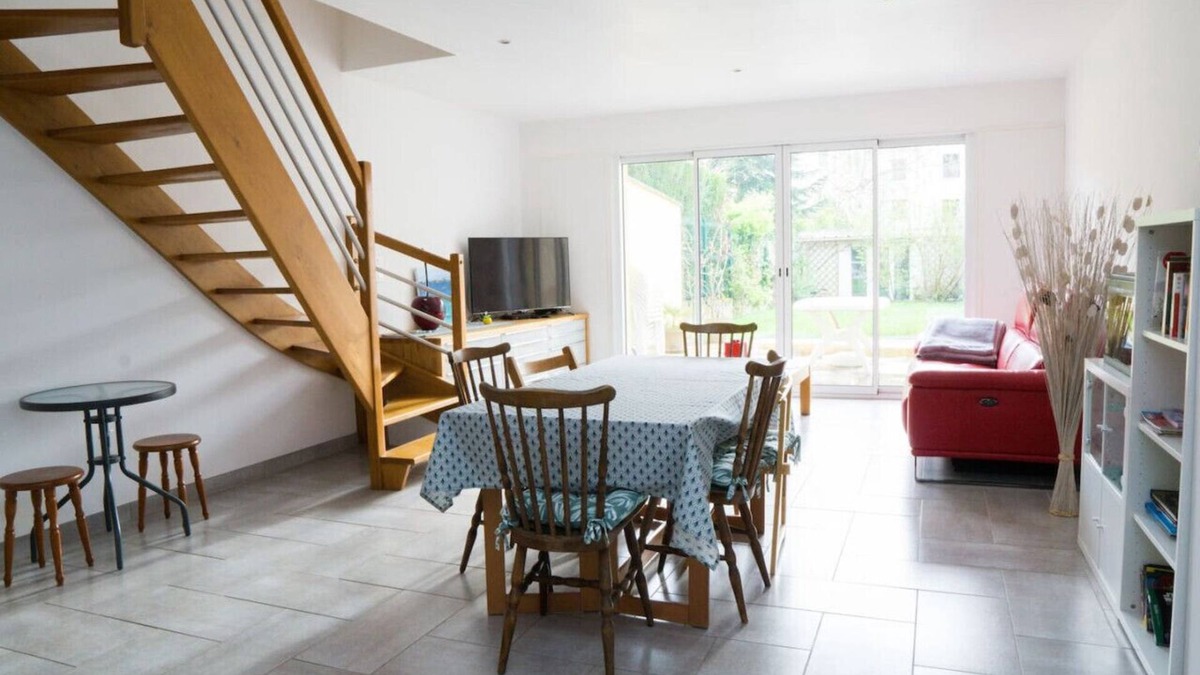 Velizy-Villacoublay House | House on the edge of forest - 20 min from Paris