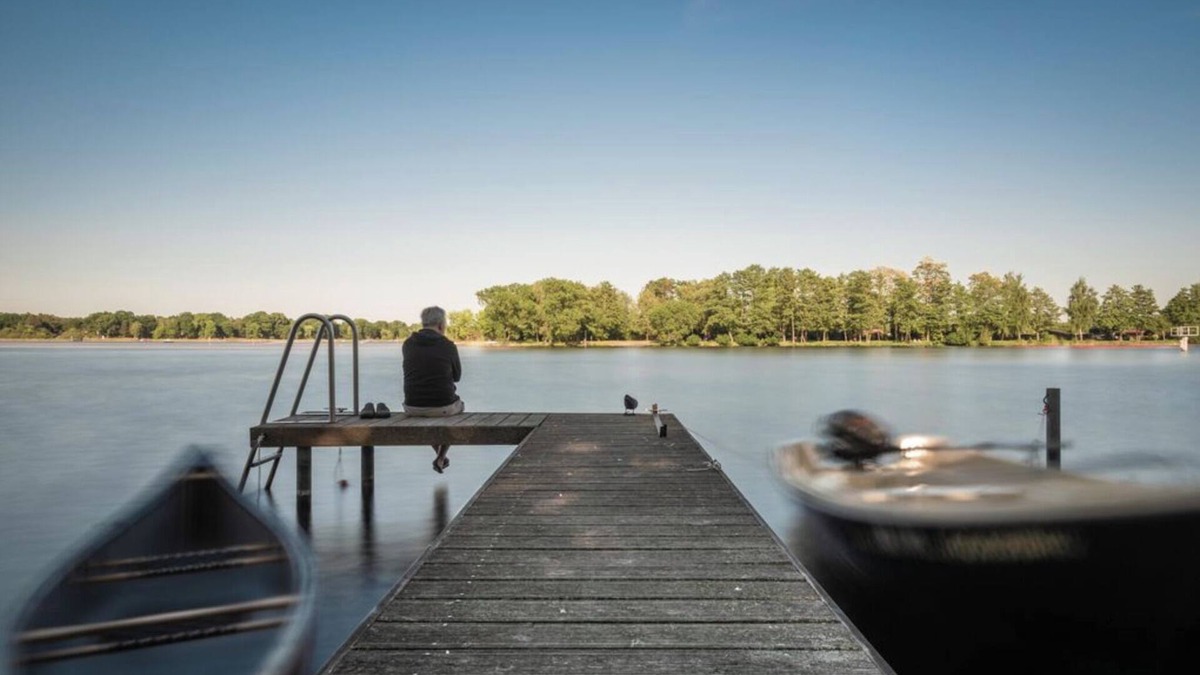 Werder Apartment | House on the Havelbogen directly on the water with canoe and jetty, garden apartment*