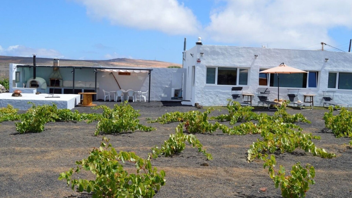 Ye House | House overlooking the volcano with garden, solarium, terrace and barbecue