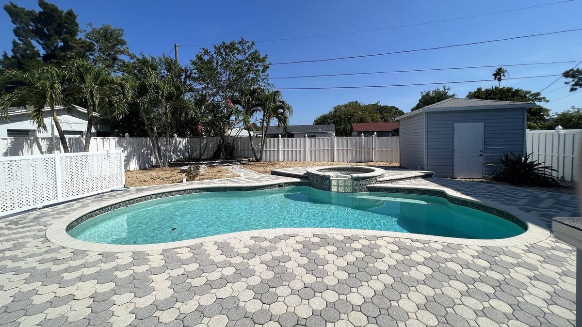 St. Petersburg - Clearwater House | House ~ Private pool! Pet friendly - Large backyard ~ 5 min from Gandy beach!