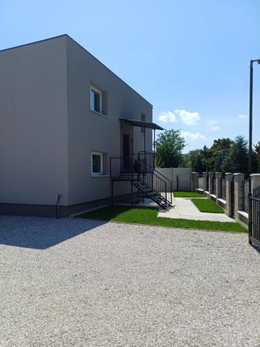 Samorin House | House Rafo