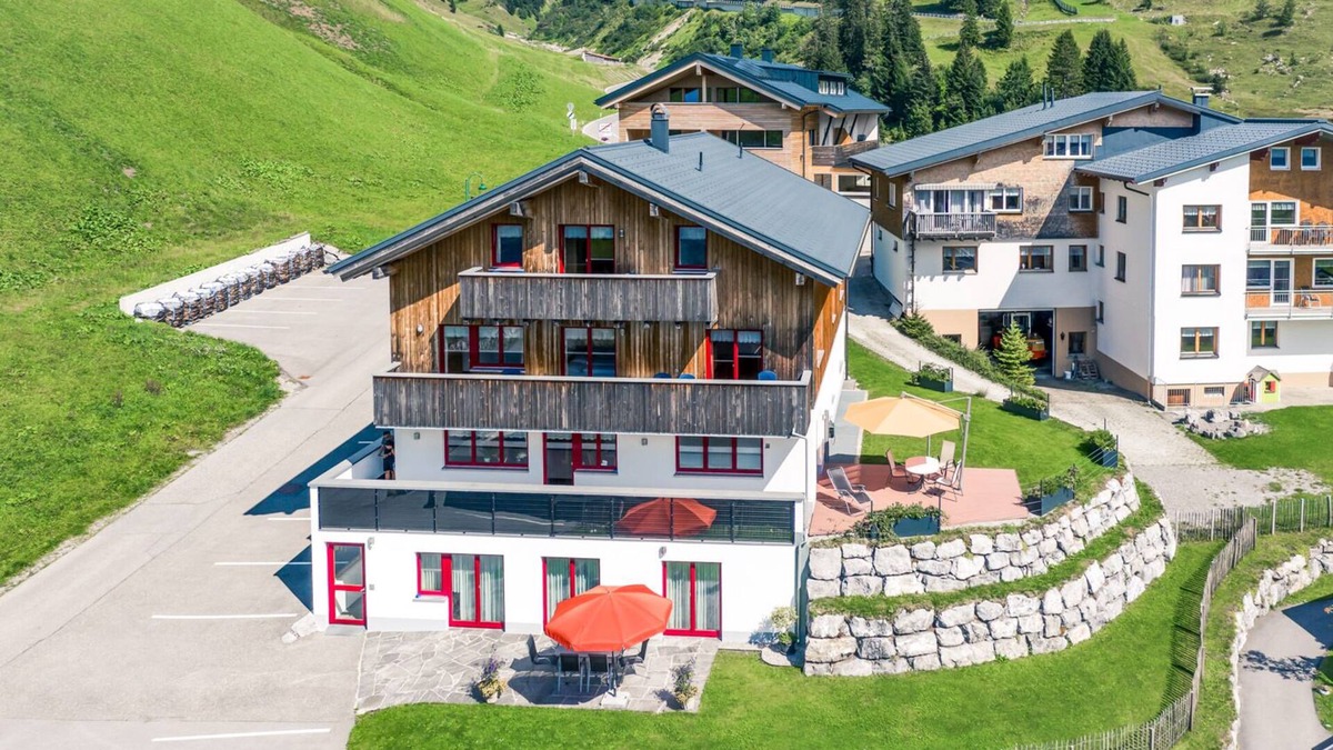 Schroecken Apartment | House Rothorn, Apartment Höfer for 8 people with its own sun terrace