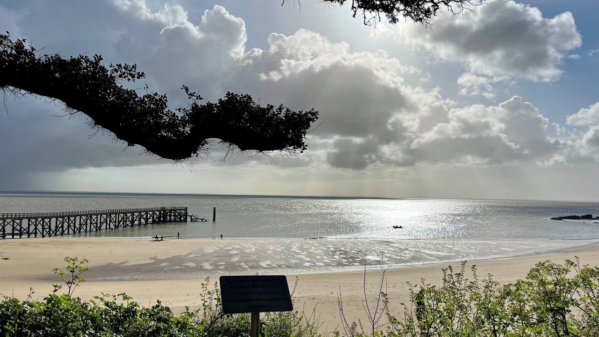Noirmoutier-en-l'Ile House | House sleeps 8 - 4 bedrooms - Noirmoutier plage de La Clère