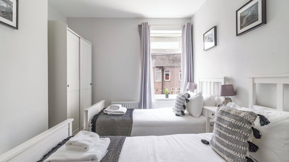 Choppington House | House - Sleeps 5 - Pet Friendly - Garden - Parking