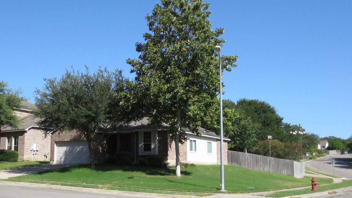 Universal City House | House Universal City close to Randolph AFB Military Rates