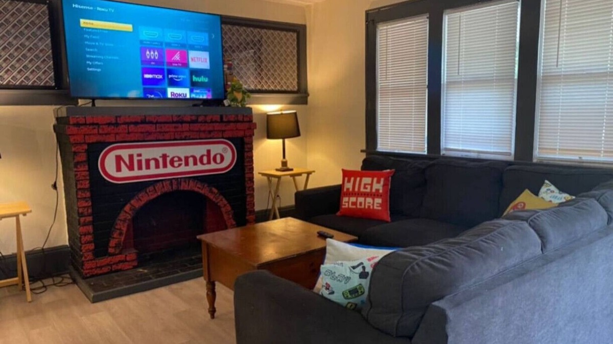 Akron House | House w/11 Beds, Sleeps 14 w/Off Street Parking