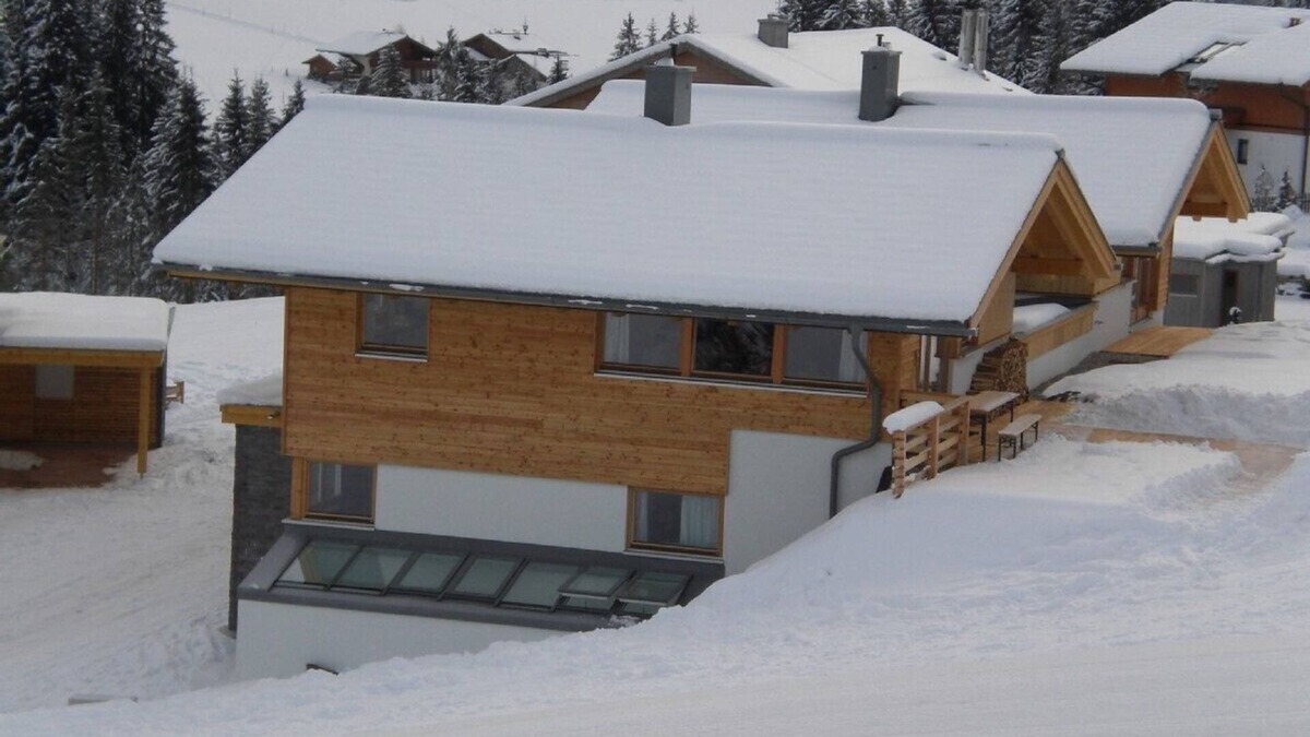 Annaberg-Lungoetz Ski Chalet | House w/panorama view, in the skiing area Dachstein West, directly on the slopes