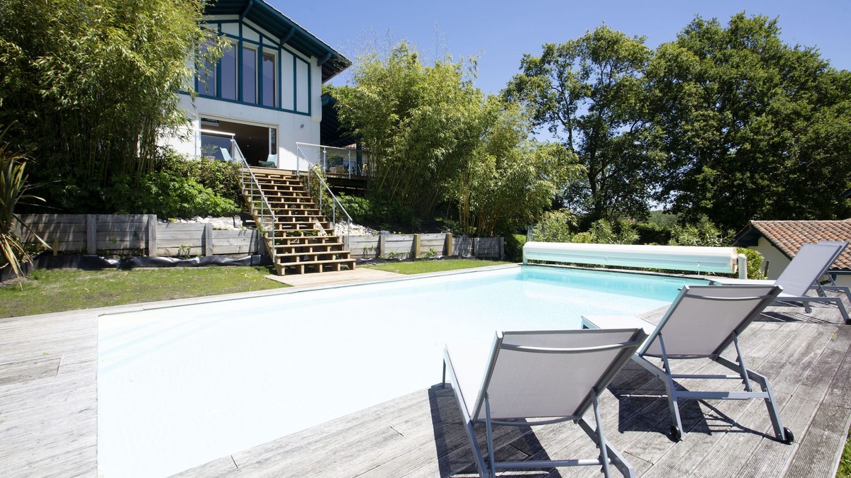 Arcangues House | House w/pool - 12 pers., quiet garden w/stunning view on the BASQUE COUNTRY