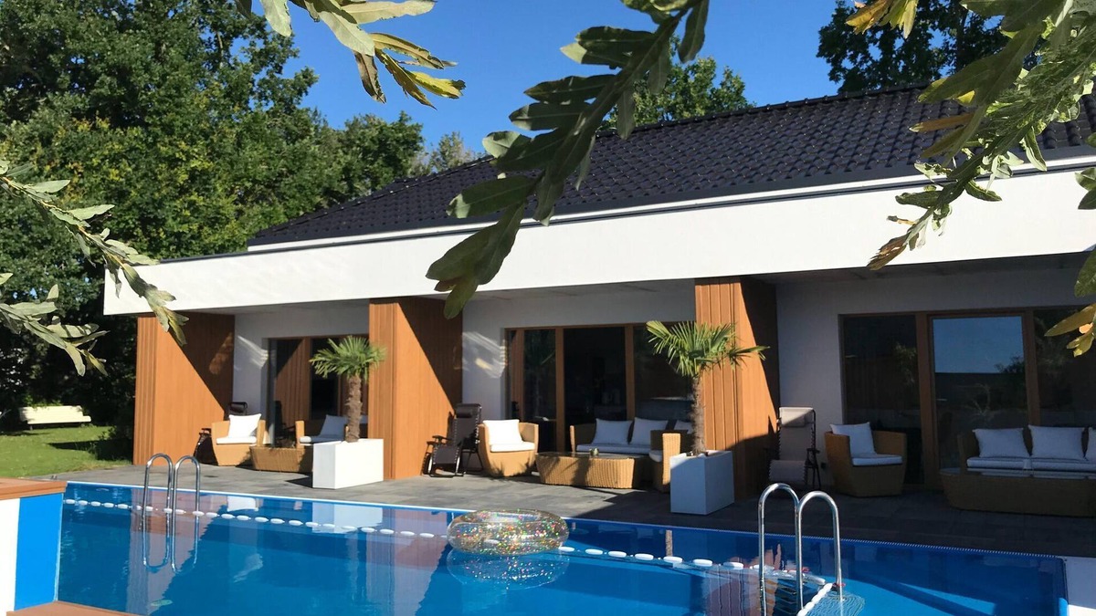 Swinoujscie House | House with a private swimming pool and sauna in Swinoujscie