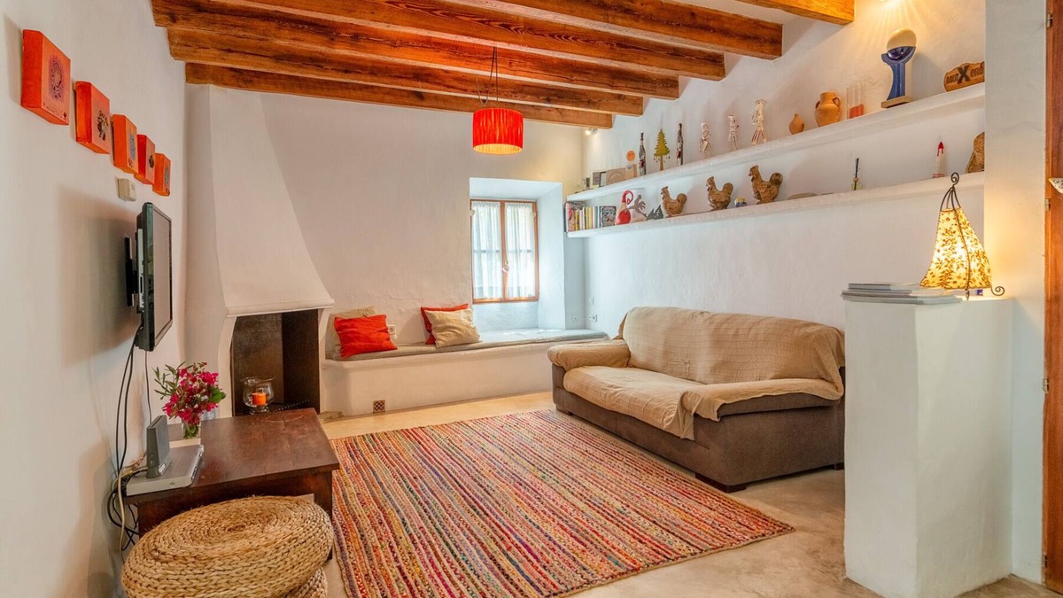 Arta House | HOUSE WITH CHARM AND PARKING IN THE CENTER OF ARTÁ, SMALL POOL AND SOLARIUM