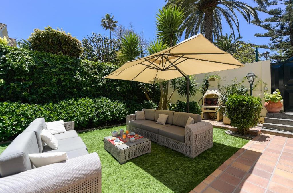 Las Brisas House | House with cozy garden BBQ and free parking