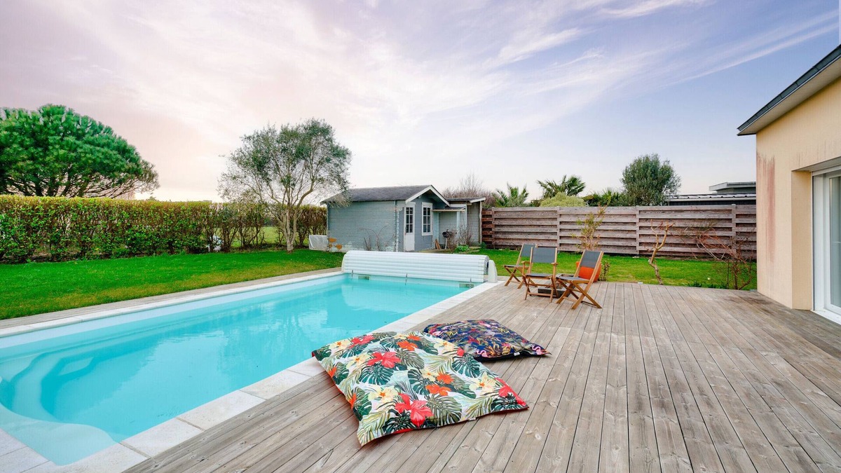 Plobannalec-Lesconil Ski Chalet | House with pool for 8 - 500m from the beach