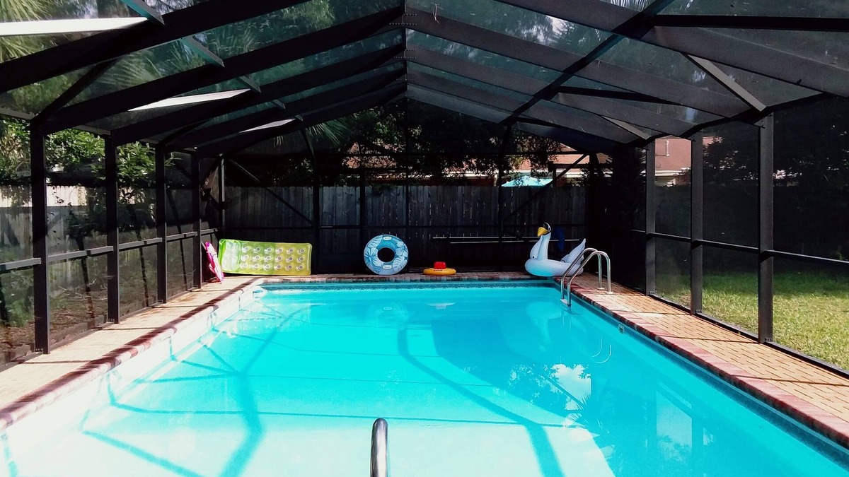 Cinco Bayou House | House with free pool. In Winter pool can be heated for 32 dollars-a-day extra.