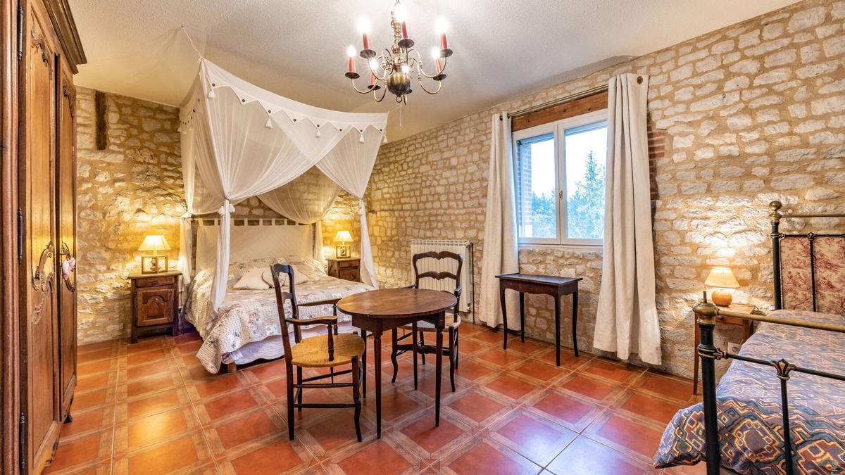 Labastide-de-Levis Apartment | House with garden, pool and spa
