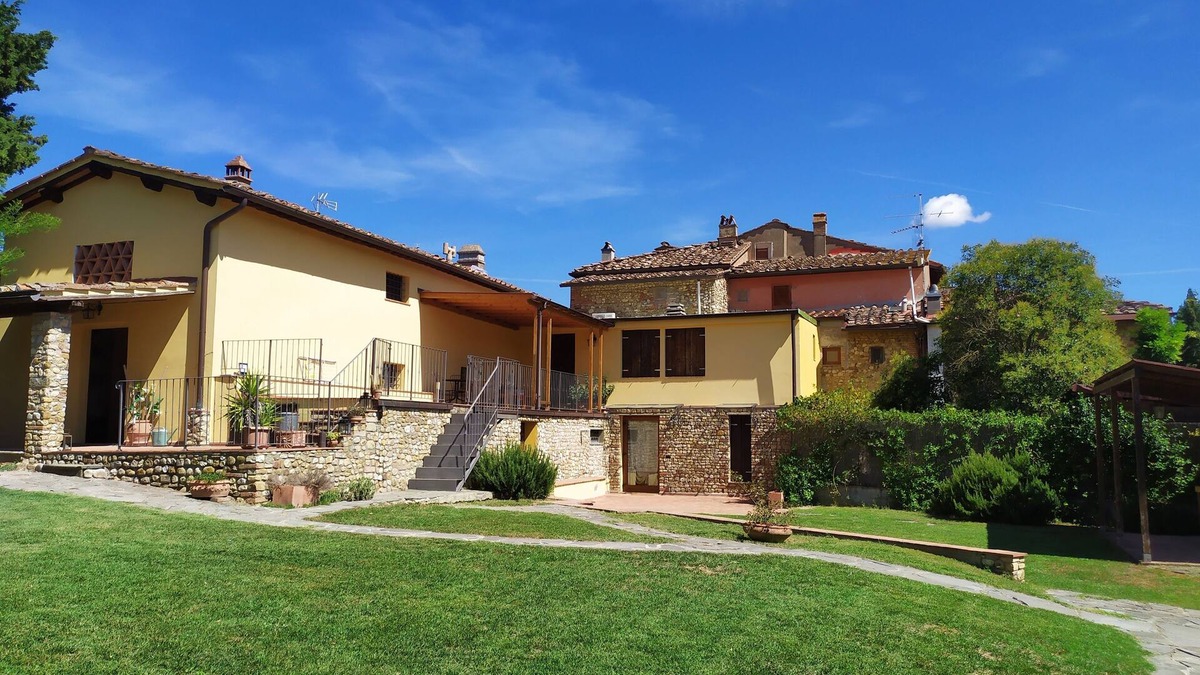 San Casciano in Val di Pesa House | House with garden CASAVACANZE B&T CHIANTI VACANZE