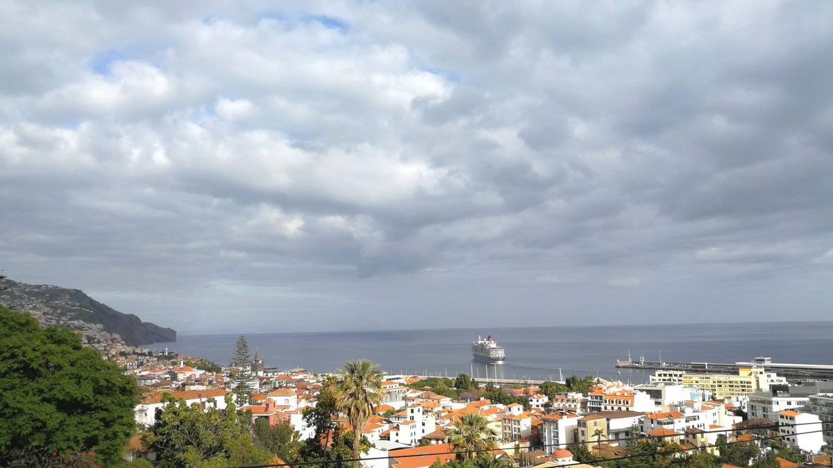 Sao Pedro House | House with great view in the historic center of Funchal