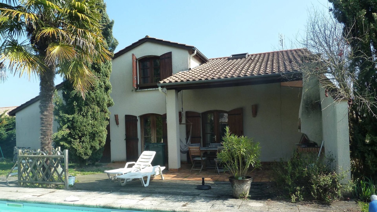 Boe House | House with ground floor garden.