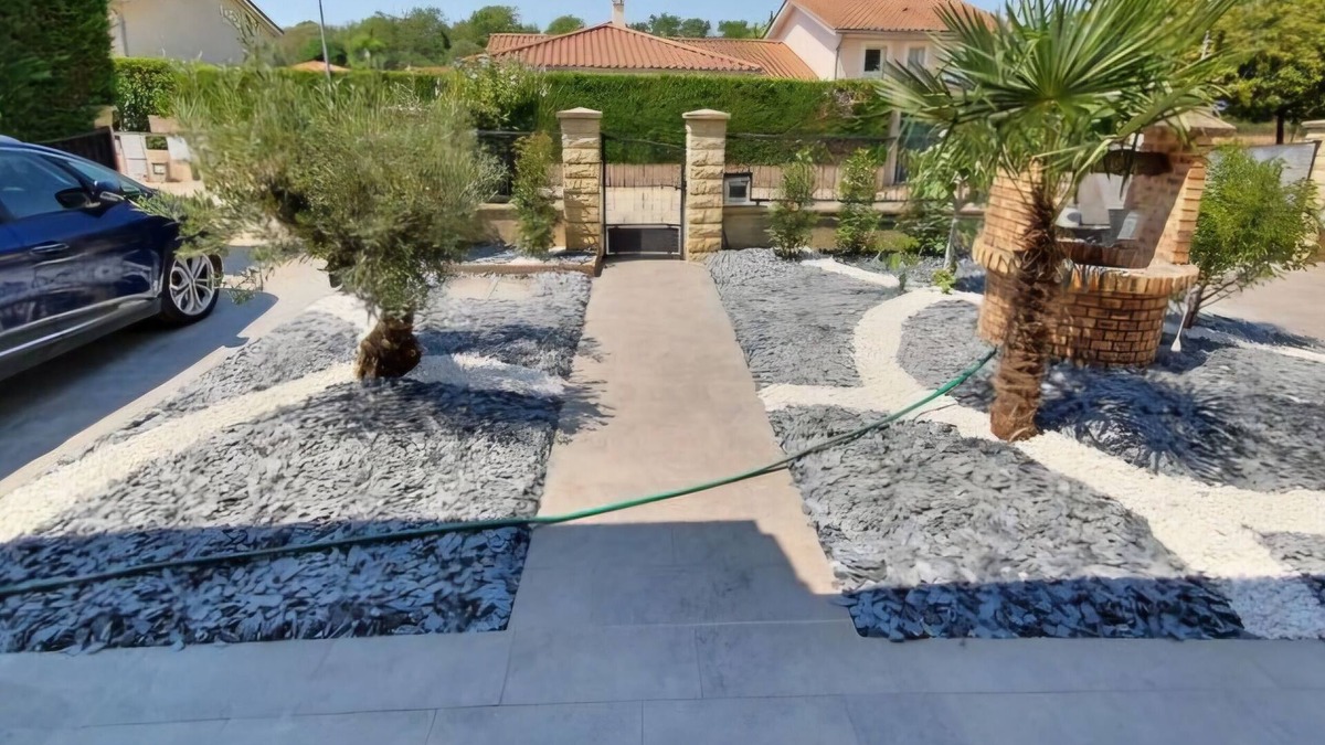 Jonage Bed & Breakfast | House with heated pool