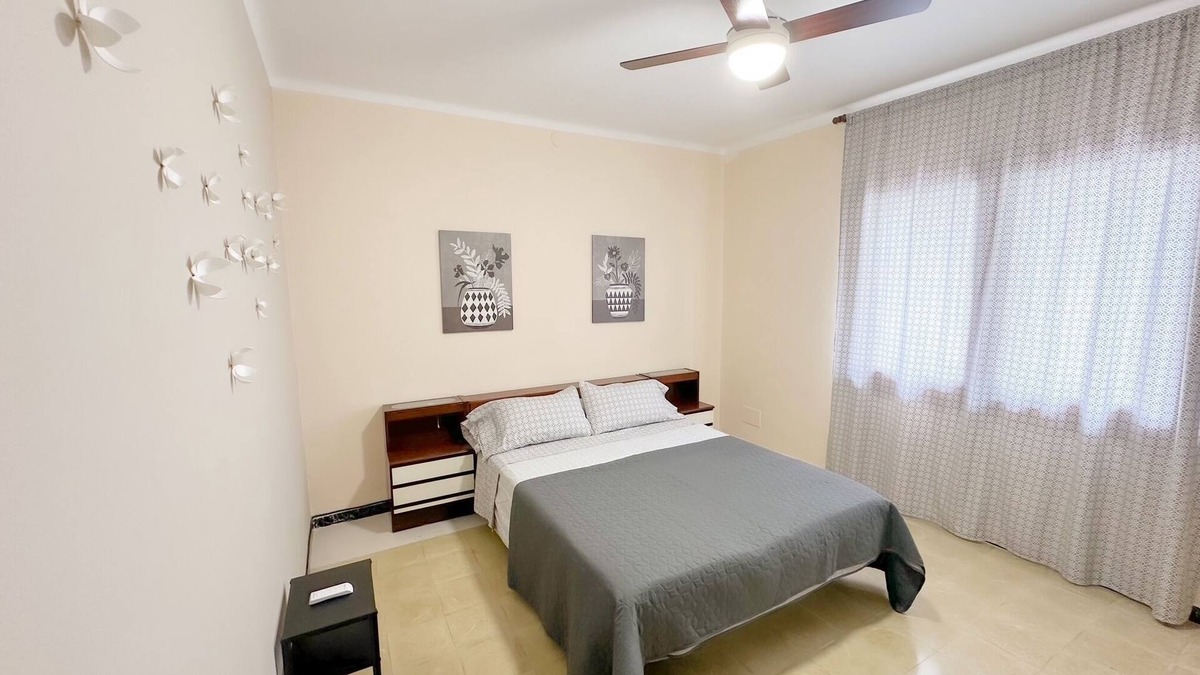 Malgrat de Mar House | House with large patio/solarium near the beach, in the center.