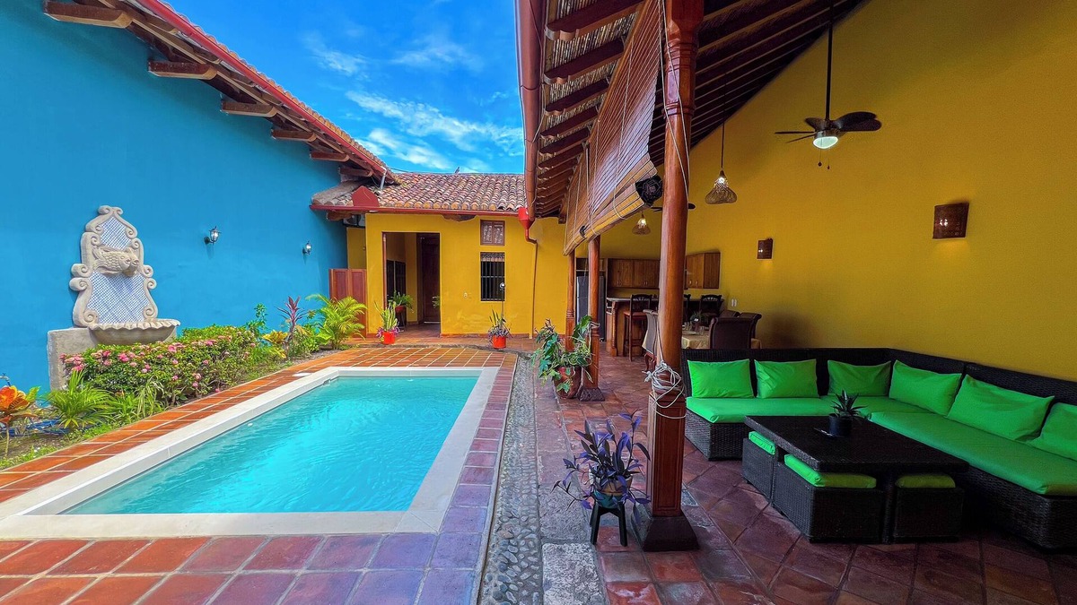 Granada House | House with Pool and Patio, Best Location. Historic Encounter in Granada