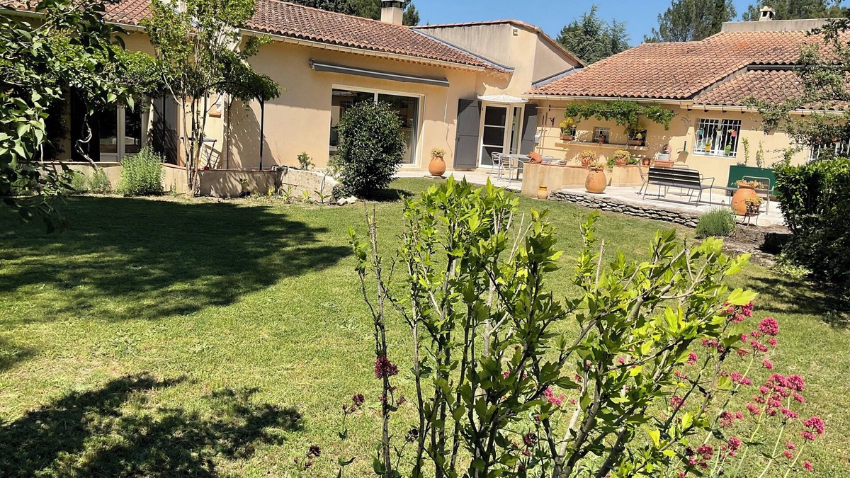Eyragues House | House with private pool and 1 hectare garden