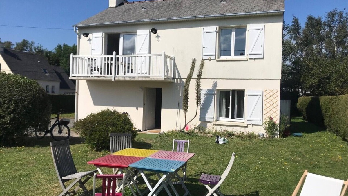 Reville House | House with seaview 30 meters from the beach