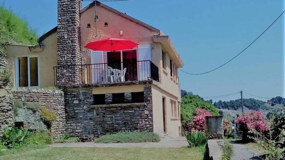 Porri House | House with terrace, garden, sea and mountain view