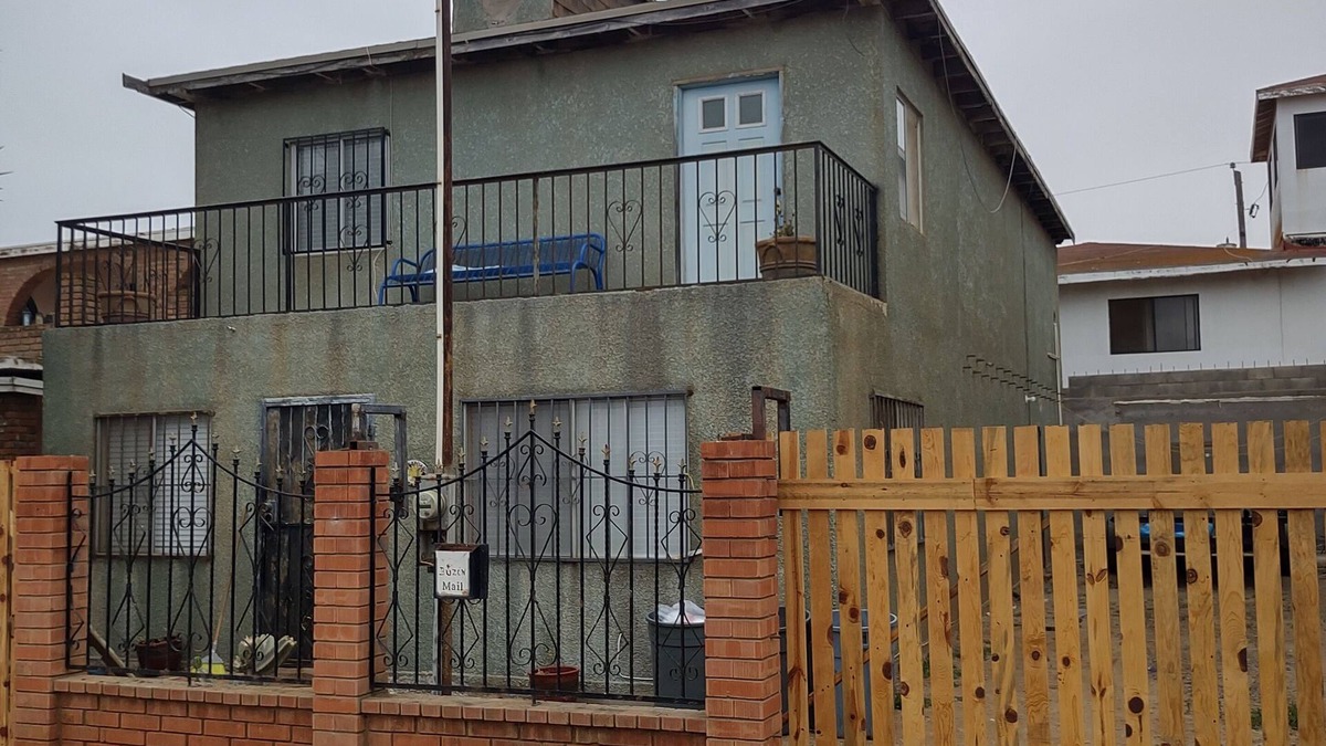 Playas de Chapultepec House | House with WiFi,10 mins. to beach. 2 story home approximately 1800 sq. ft.