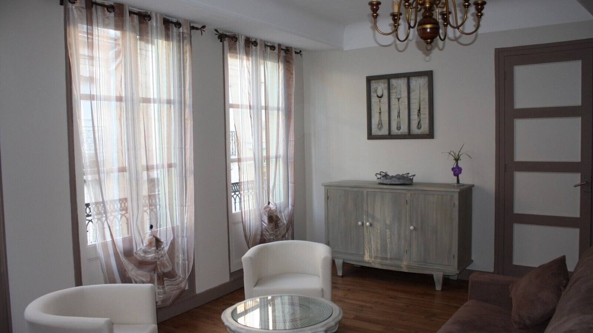 Autun Cottage | house with yard in the historical city center of Autun 3 stars