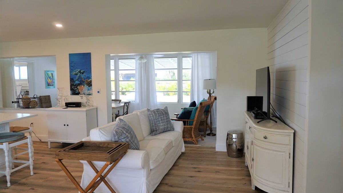 Riverside House | House within minutes to the beach, marina's, and famous Jupiter Lighthouse.