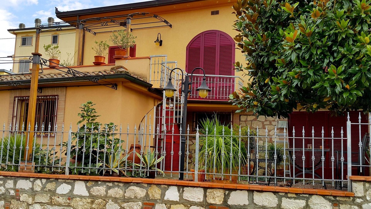 Foiano della Chiana Villa | HouseAle Villa with garden in the heart of Tuscany 10
