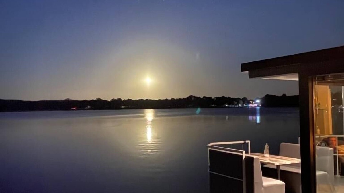 Middelaar Ski Chalet | Houseboat Marina Mookerplas 4-6 persons