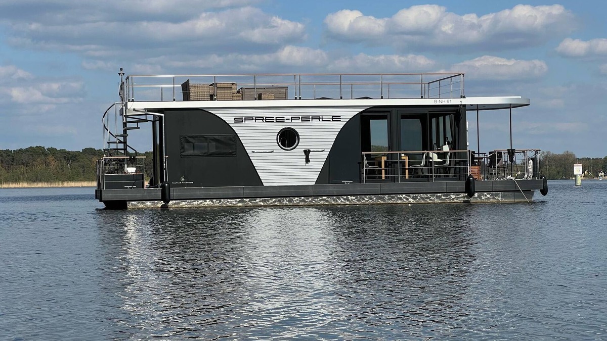Koenigs Wusterhausen Boat Rental | Houseboat on the Dahme, Wildau