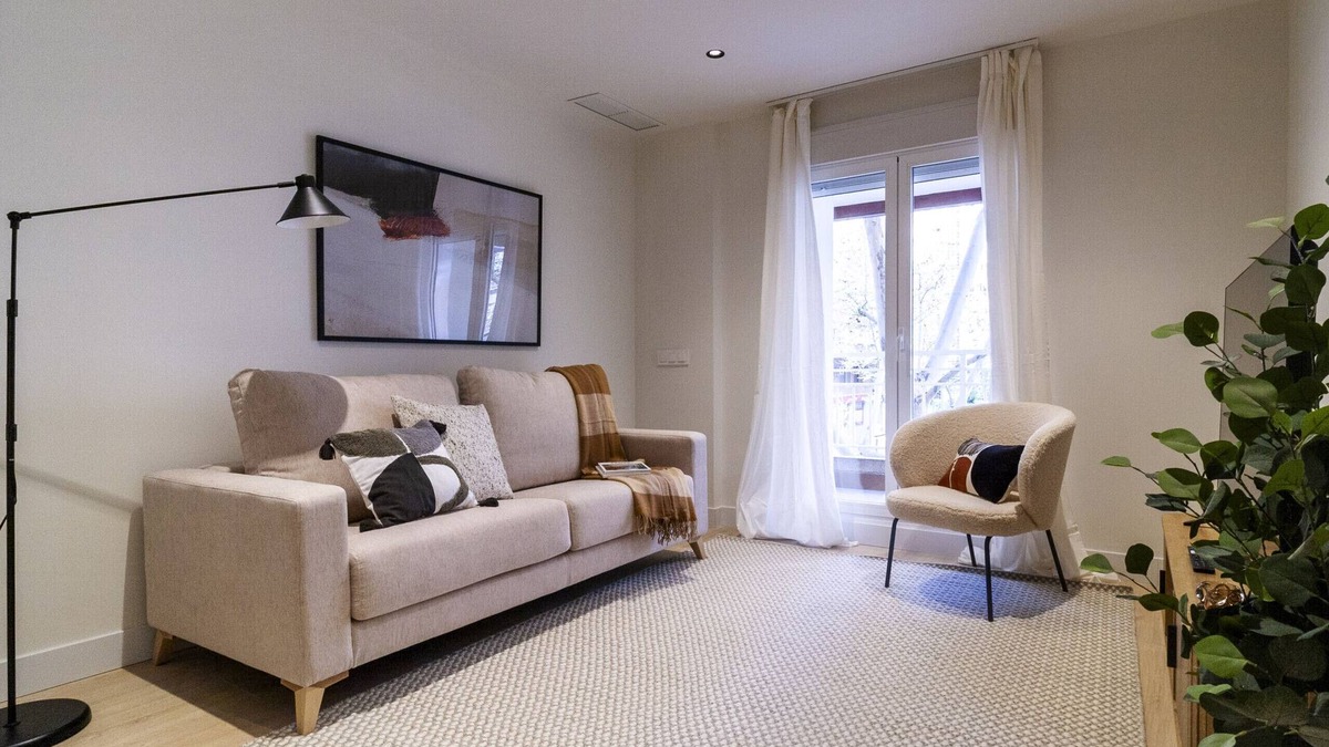 Nueva Espana Apartment | Housing Castellana V by Sharing Co
