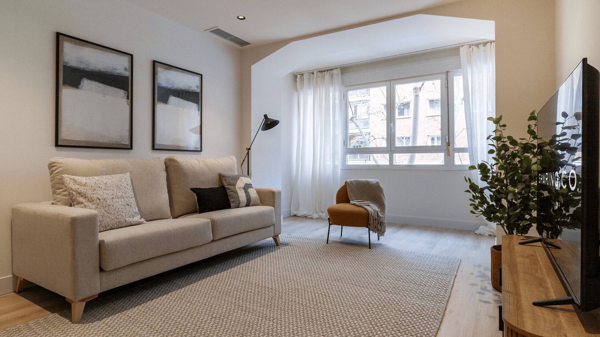 Nueva Espana Apartment | Housing Castellana V I by Sharing Co
