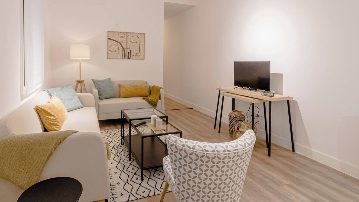 Almagro Apartment | Housing Rafael Calvo I by Sharing Co