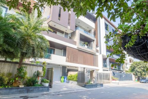 South City I Apartment | Housr Sector 41 Near Fortis Hospital
