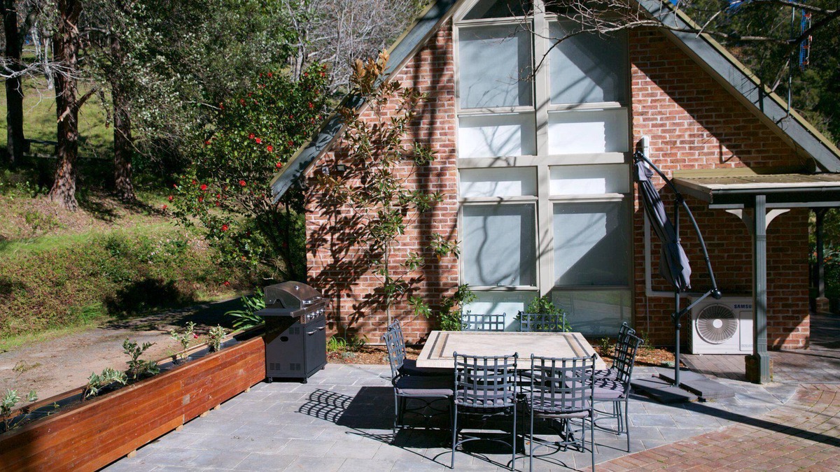 Berry Cottage | Housten Cottage - Cosy Country Escape
