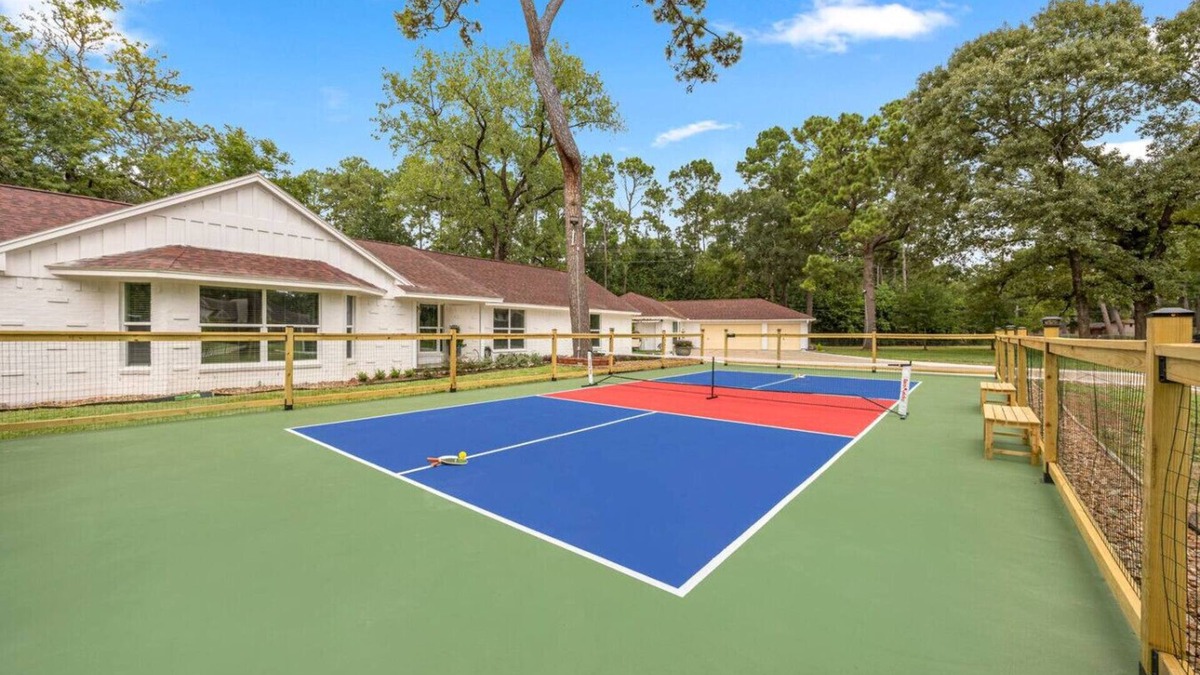 Barker Apartment | Houston Social Court & Event, Pickleball, Billiard