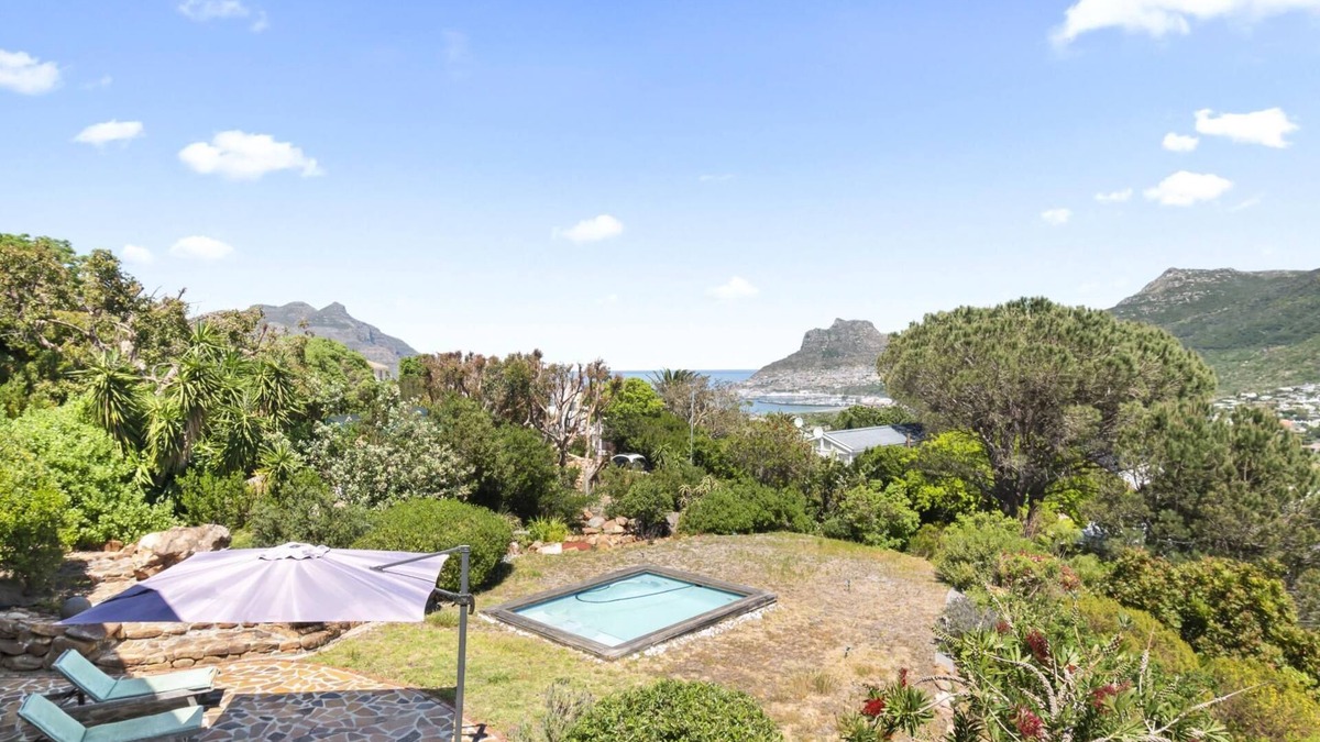 Hout Bay Villa | Hout Bay Coastal Villa with Mountain Views