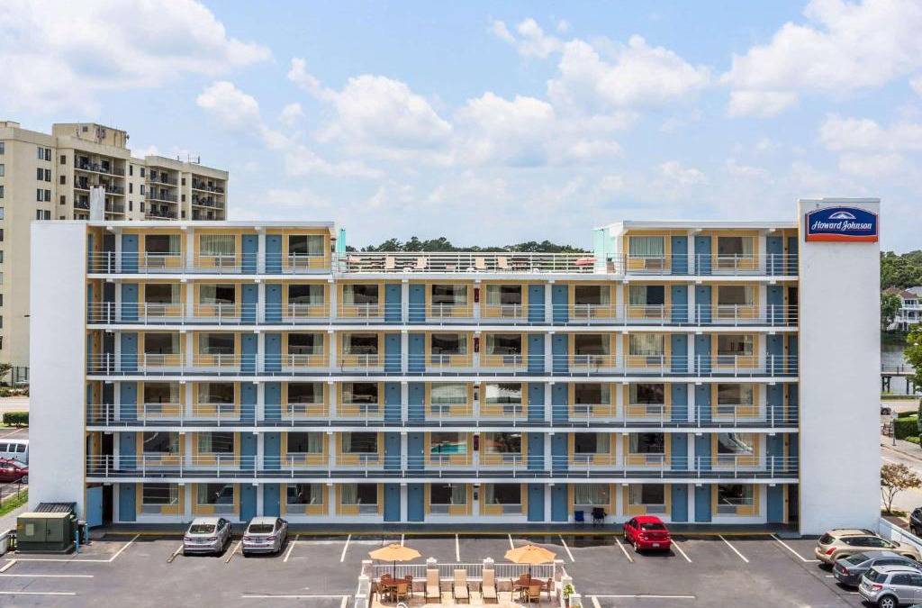 Northeast Virginia Beach Hotel | Howard Johnson by Wyndham Virginia Beach At The Beach
