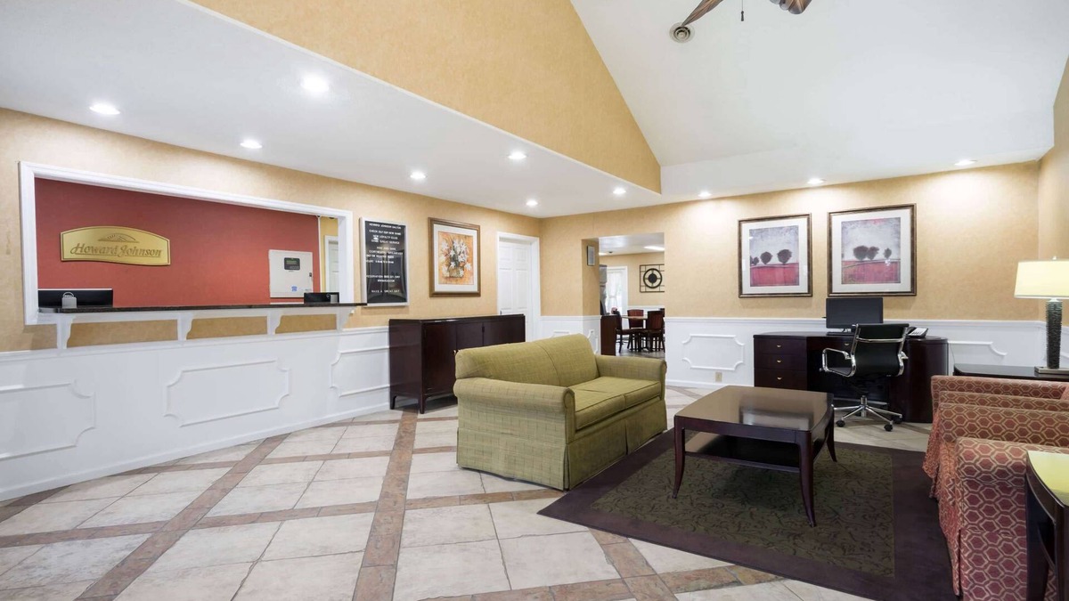 Dalton Hotel | Howard Johnson by Wyndham Dalton