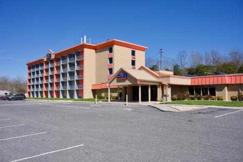 Timber Ridge Hotel | Howard Johnson by Wyndham Lexington