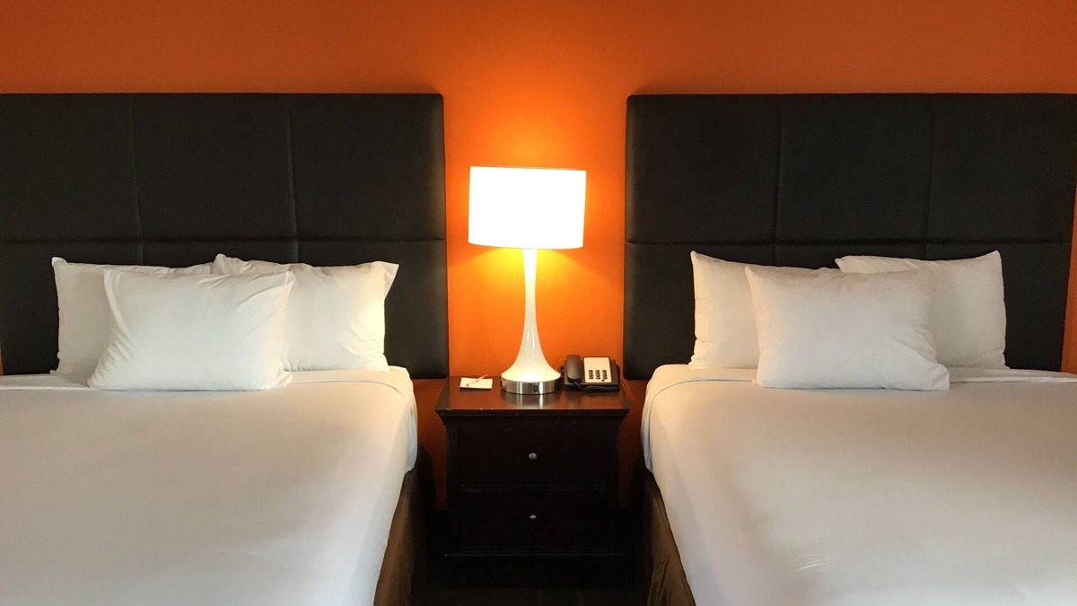 North Spokane Hotel | Howard Johnson by Wyndham Spokane