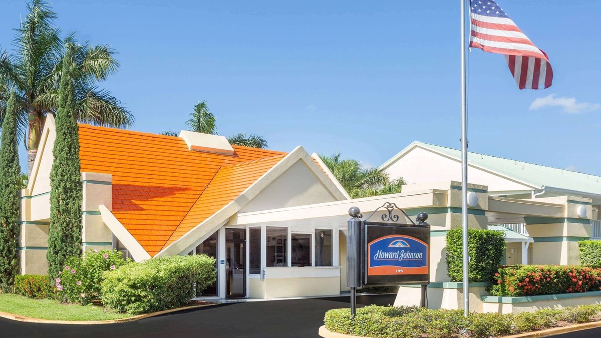Vero Beach Hotel | Howard Johnson by Wyndham Vero Beach/Downtown
