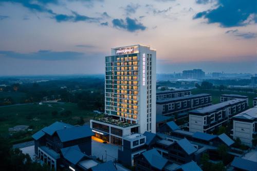 Xindu Hotel | Howard Johnson by Wyndham Zun Ju Hotel Cheng Du