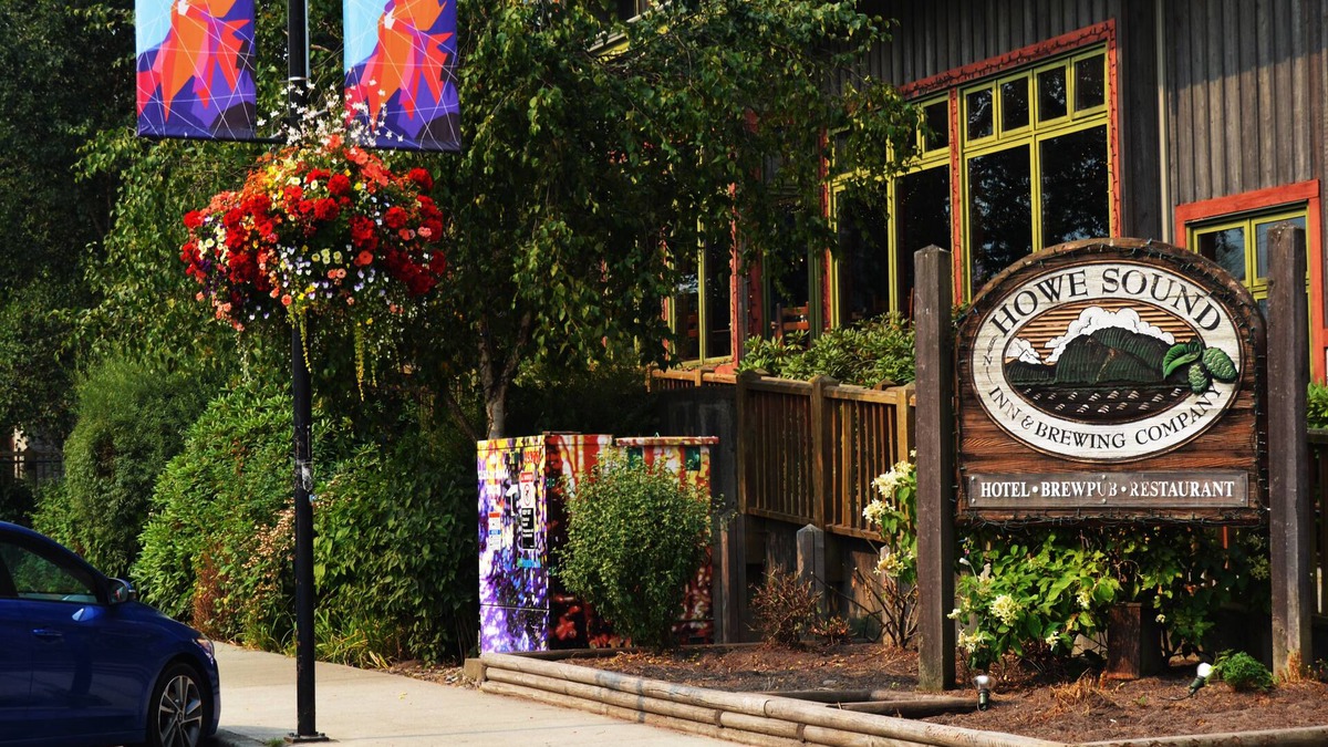 Downtown Squamish Hotel | Howe Sound Inn & Brewing Company