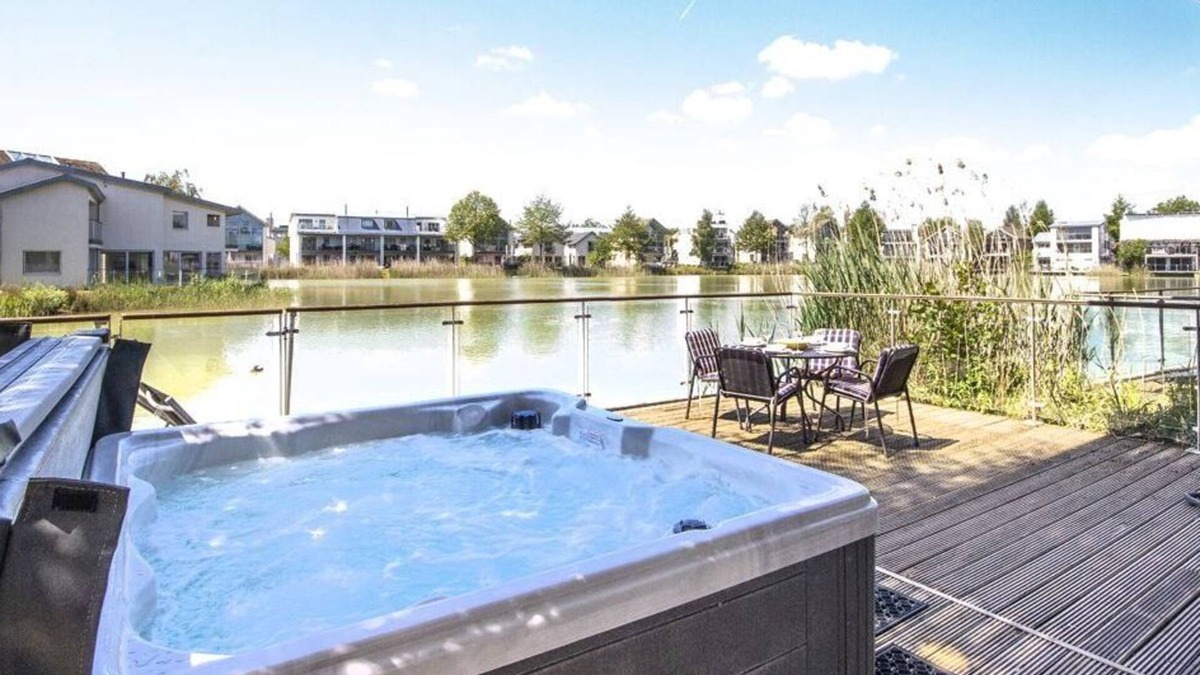 Cirencester House | Howells Mere 27, Crane Lodge